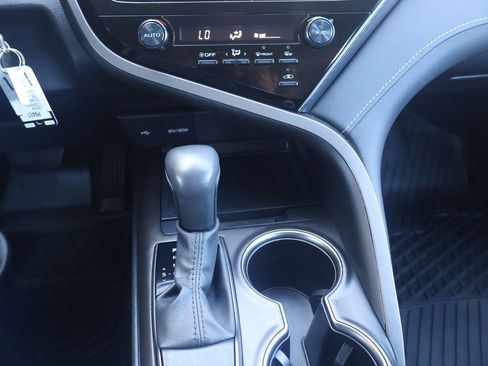 Used 2024 Toyota Camry SE FWD image 16