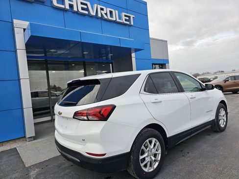 Used 2024 Chevrolet Equinox LT image 3