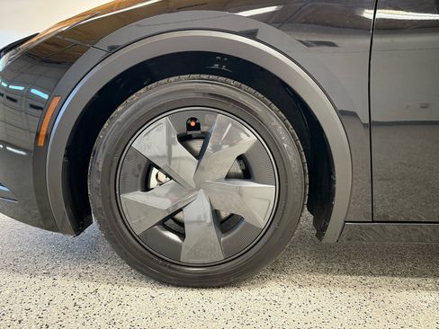 Used 2023 Toyota Prius LE image 9