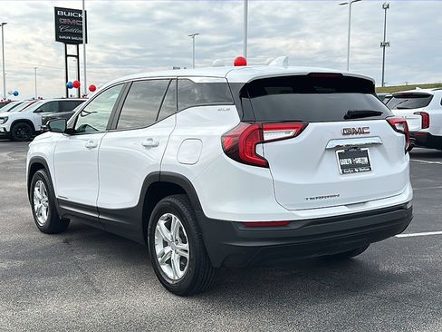 Used 2022 GMC Terrain SLE image 6