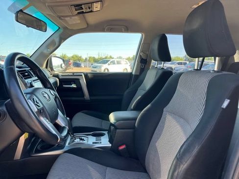 Used 2014 Toyota 4Runner SR5 AWD/4WD image 22