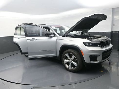 Used 2022 Jeep Grand Cherokee L Limited AWD/4WD image 36