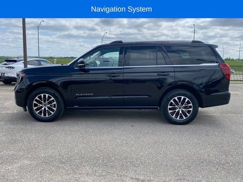 Used 2025 Ford Expedition Platinum AWD/4WD image 3