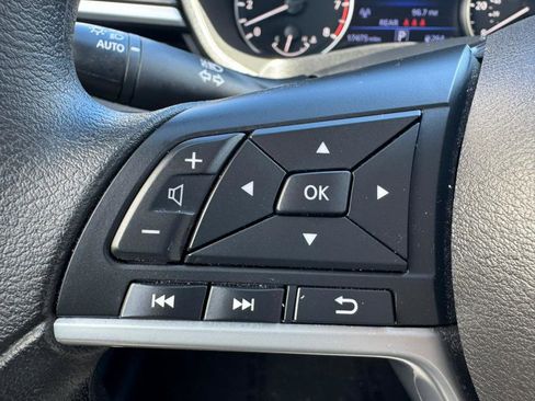 Used 2025 Nissan Altima 2.5 SV image 15