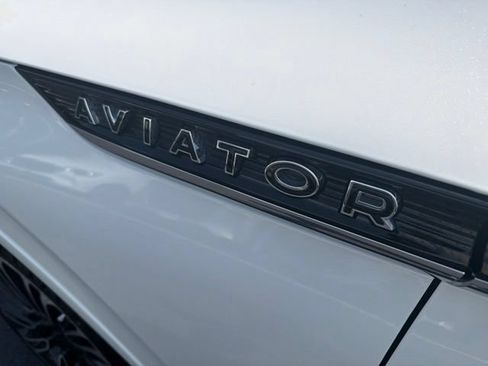 Used 2022 Lincoln Aviator Black Label w/ Dynamic Handling Package AWD/4WD image 11