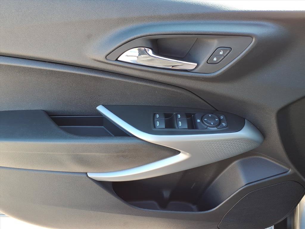 Used 2026 Chevrolet Trax LS w/ Driver Confidence Package FWD image 18