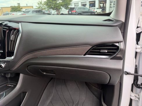 Used 2020 Chevrolet Traverse High Country AWD/4WD image 33