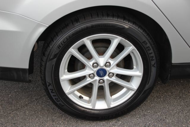 Used 2018 Ford Focus SE FWD image 30