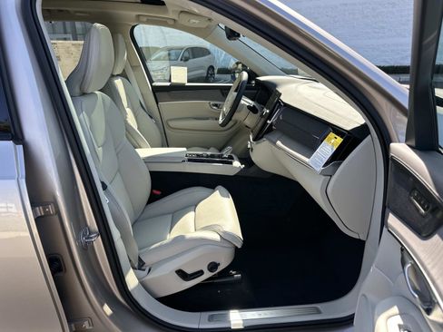 New 2026 Volvo XC90 B6 Ultra w/ Lounge Package image 21