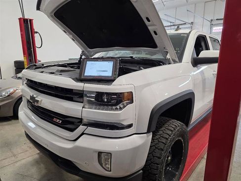 Used 2017 Chevrolet Silverado 1500 LTZ Z71 w/ LTZ Plus Package AWD/4WD image 3