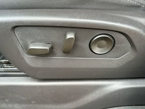 Used 2024 Chevrolet Silverado 1500 Custom image 17