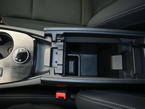 Used 2024 Nissan Rogue S image 19