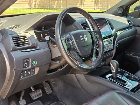 Used 2017 Honda Ridgeline Black Edition image 12