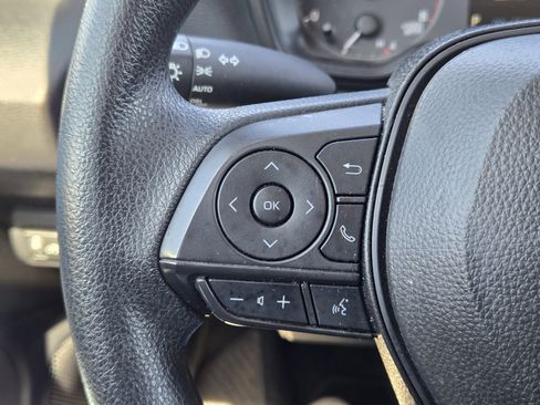 Used 2025 Toyota Corolla LE image 26