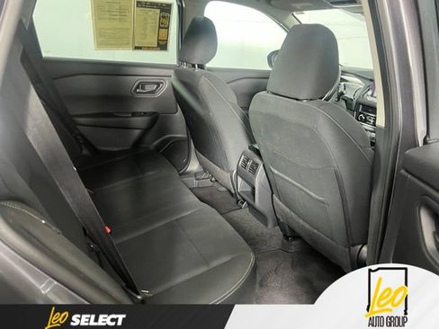 Used 2025 Nissan Rogue S FWD image 16