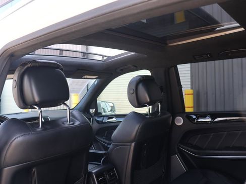 Used 2015 Mercedes-Benz GL 63 AMG 4MATIC image 44