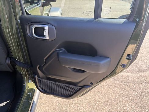 Used 2023 Jeep Wrangler Unlimited w/ Cold Weather Group AWD/4WD image 15