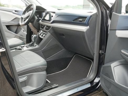 Certified 2023 Volkswagen Taos SE w/ Panoramic Sunroof Package AWD/4WD image 20