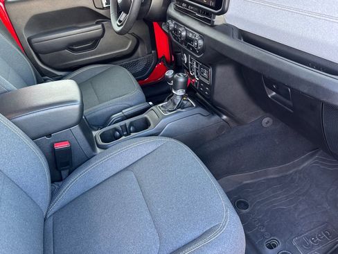 Used 2025 Jeep Wrangler Unlimited Sport S 4xe AWD/4WD image 18