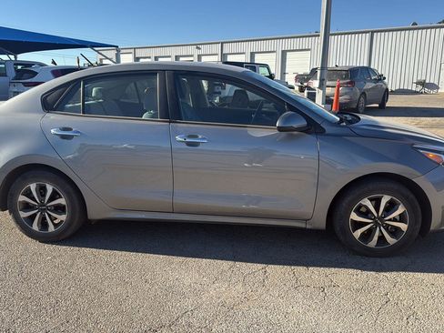 Used 2022 Kia Rio S w/ Technology Package image 8
