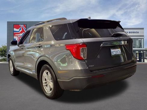 Used 2022 Ford Explorer XLT RWD image 3