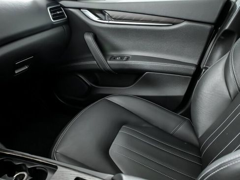 Used 2019 Maserati Ghibli S image 38