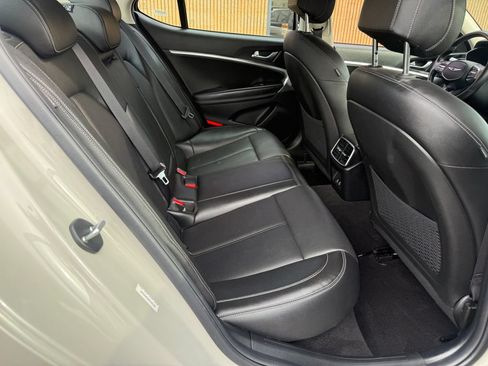 Used 2025 Genesis G70 2.5T RWD image 14