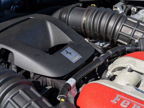 Certified 2025 Ferrari Purosangue image 22