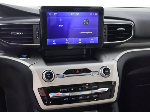 Used 2022 Ford Explorer XLT w/ Equipment Group 202A image 46