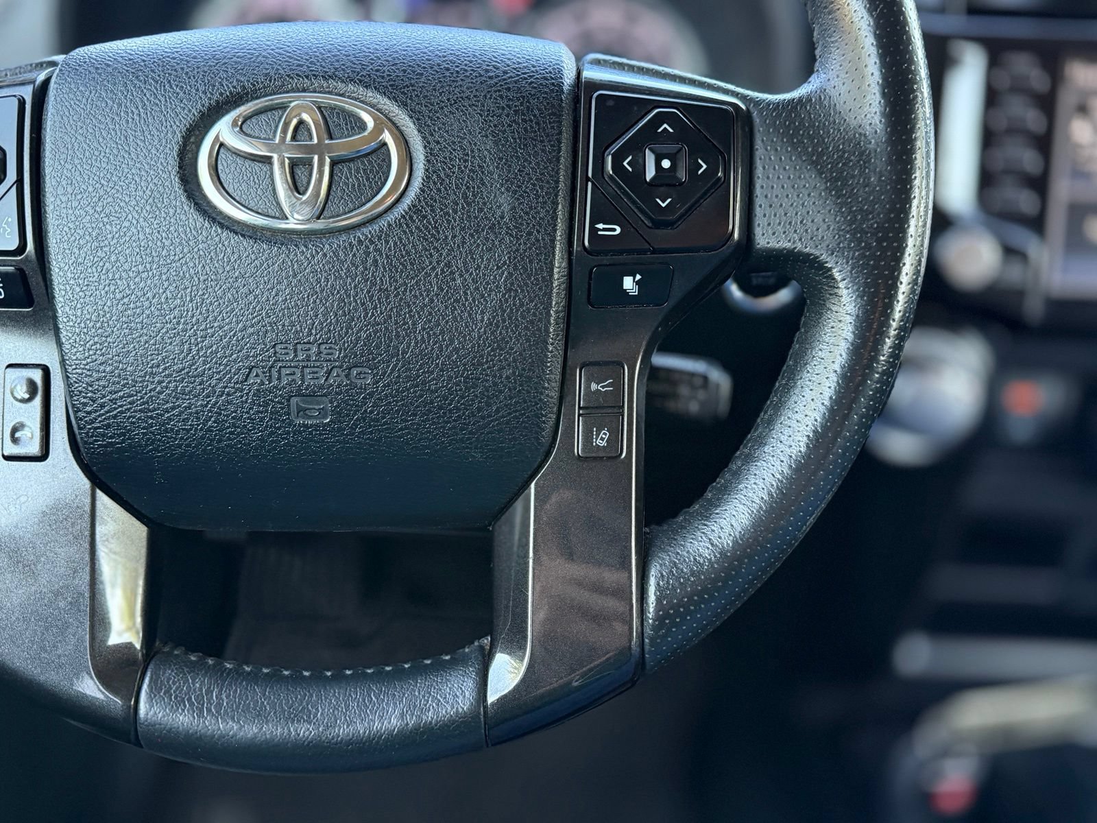 Used 2020 Toyota 4Runner TRD Off-Road Premium AWD/4WD image 27