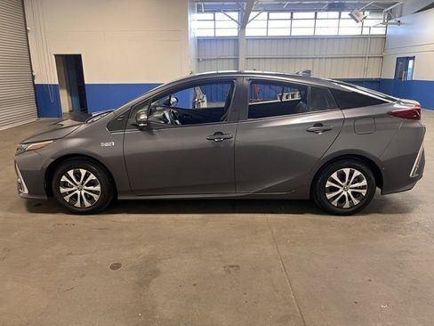 Used 2022 Toyota Prius Prime Limited image 6