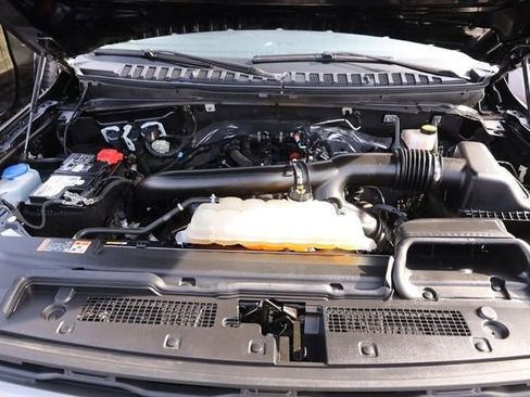 Used 2024 Ford Expedition Max XLT image 9