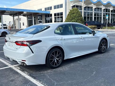 Used 2023 Toyota Camry SE FWD image 4