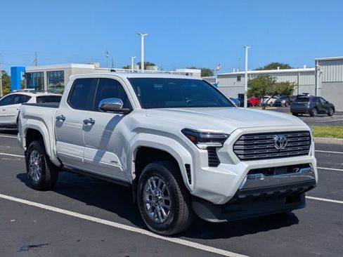 Used 2024 Toyota Tacoma Limited w/ Limited Package (LT) image 3