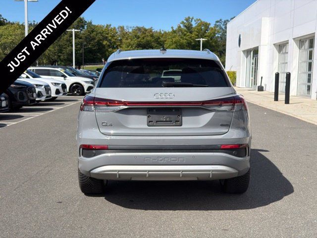 Used 2023 Audi Q4 e-tron Premium Plus w/ Premium Plus AWD/4WD image 5