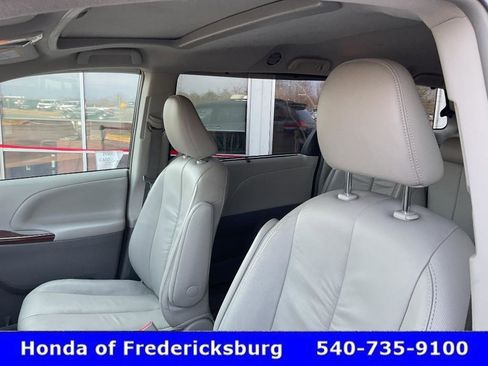 Used 2011 Toyota Sienna XLE w/ XLE Navigation Pkg image 32