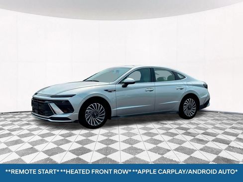 Used 2025 Hyundai Sonata SEL FWD image 2