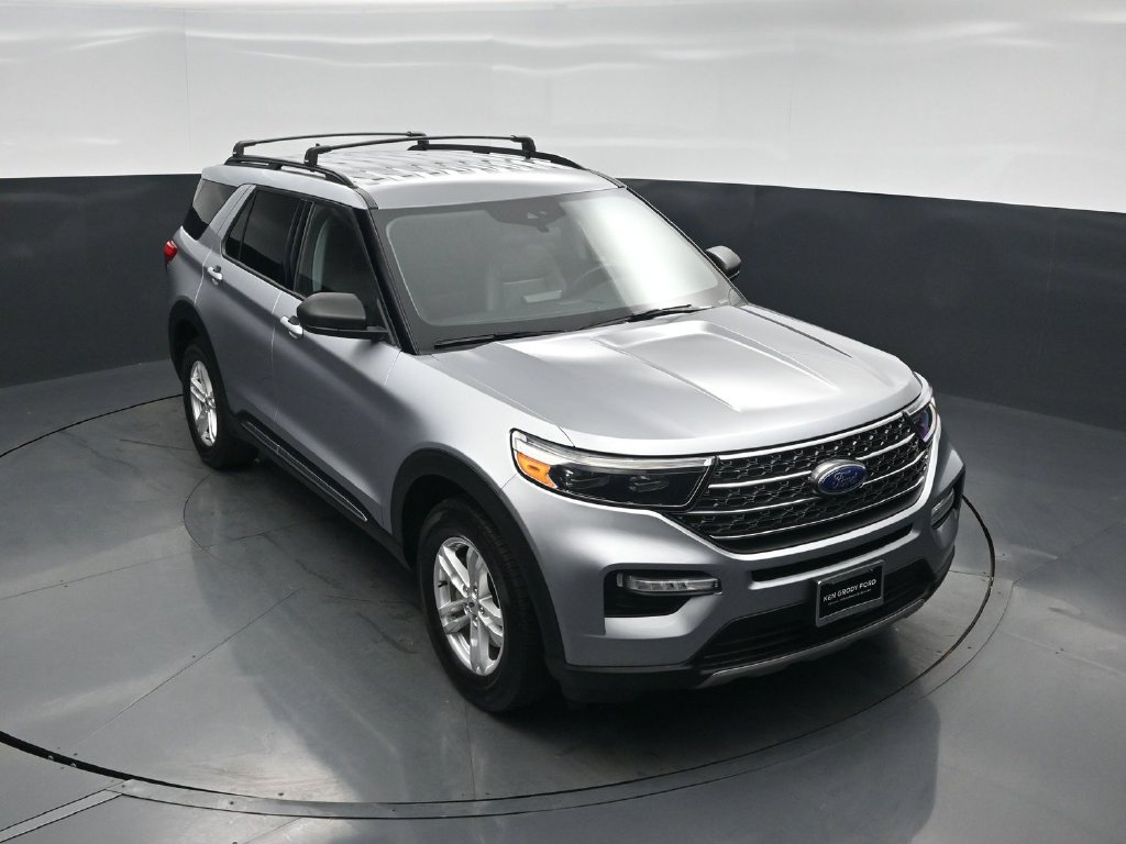Certified 2022 Ford Explorer XLT w/ Equipment Group 202A AWD/4WD image 34