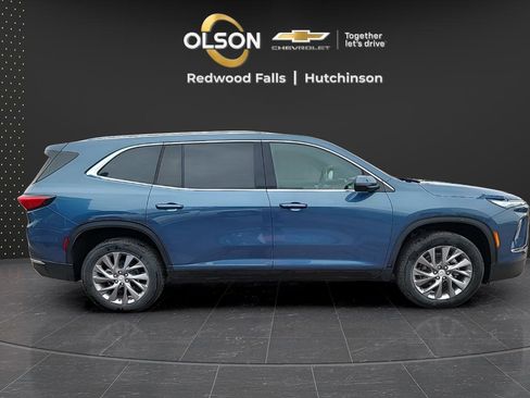 Used 2025 Buick Enclave Preferred image 7