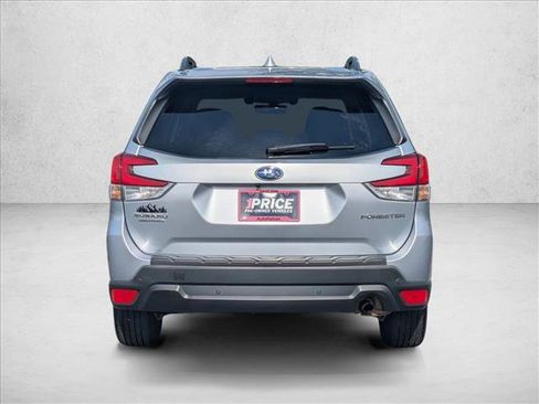 Used 2020 Subaru Forester Premium AWD/4WD image 7