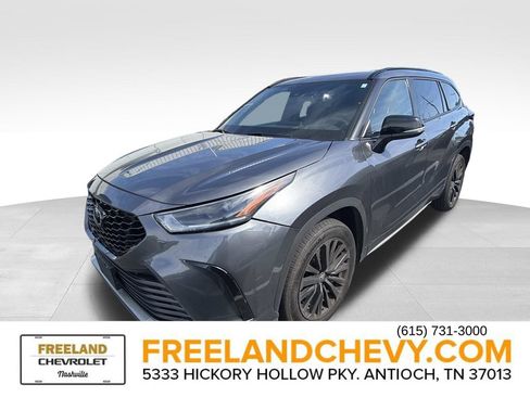 Used 2024 Toyota Highlander XSE AWD/4WD image 5
