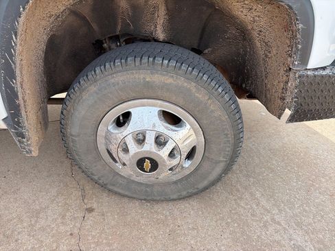 Used 2022 Chevrolet Silverado 3500 LT w/ Convenience Package image 5