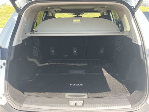 Used 2023 Nissan Rogue SL image 10