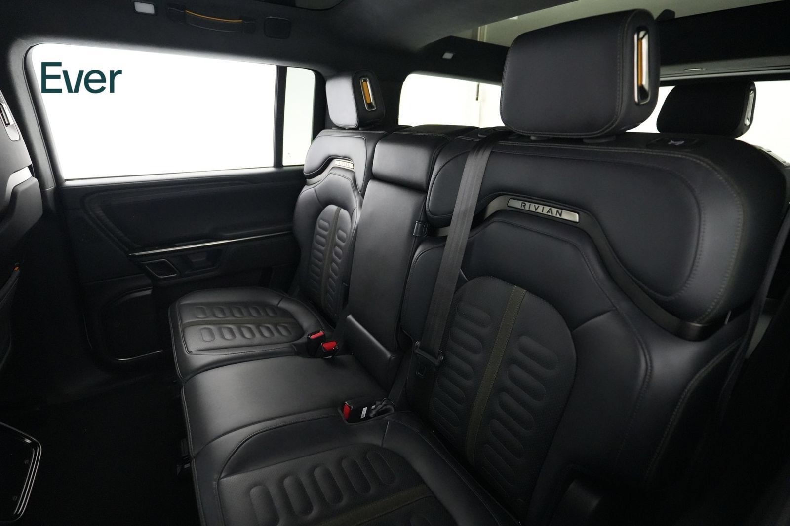Used 2023 Rivian R1S Adventure Dual AWD/4WD image 24