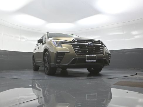 Used 2023 Subaru Ascent Onyx Edition AWD/4WD image 10