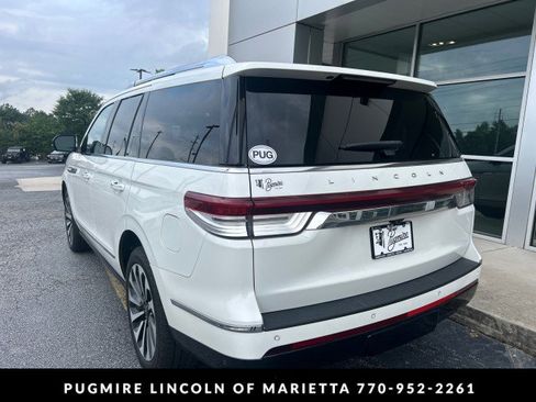 Used 2023 Lincoln Navigator Reserve AWD/4WD image 5