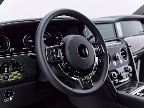 Used 2025 Rolls-Royce Cullinan Black Badge AWD/4WD image 45
