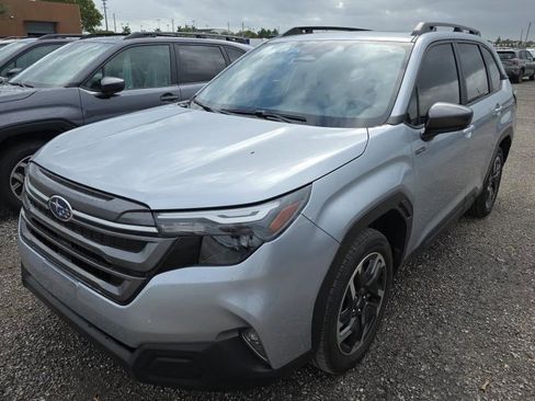 Used 2025 Subaru Forester Premium image 15