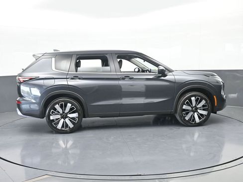 New 2026 Mitsubishi Outlander SE image 7