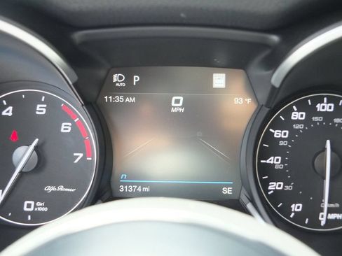 Used 2023 Alfa Romeo Stelvio Veloce AWD/4WD image 29